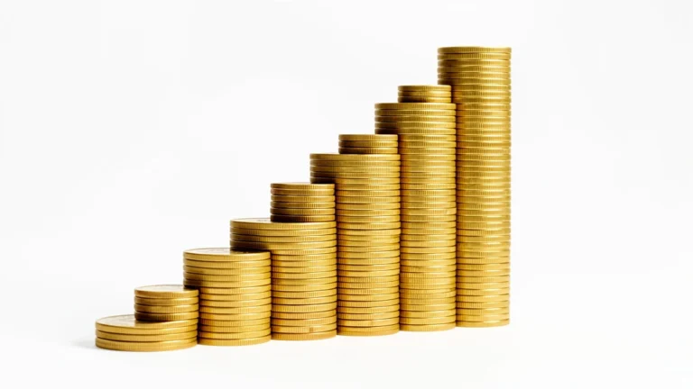 Stacked horizontal income slices in ascending colors, each slice taxed at a different rate, no text in image